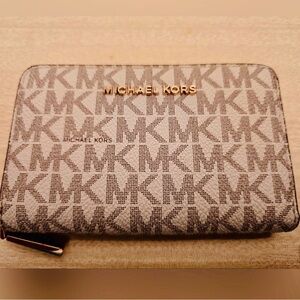 Michael Kors Monogram Wallet EUC